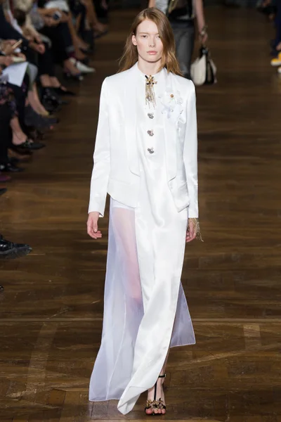 Look 19
